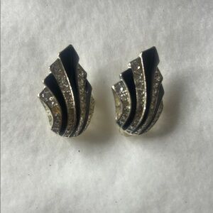 Vintage Elegant Black and Silvertone Earrings